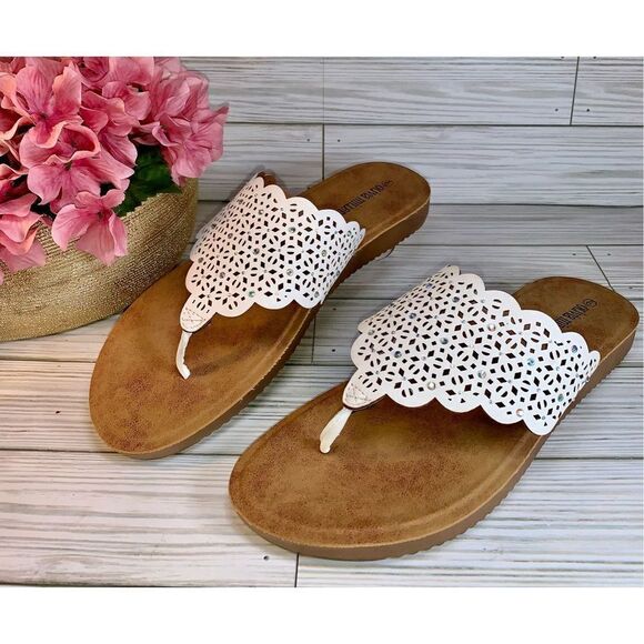 Olivia Miller White Hooded Rhinestone Slip On Sandals S:9 - Picture 2 of 12